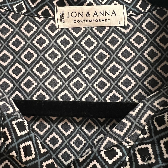 Patterned Blouse - Picture 2 of 5